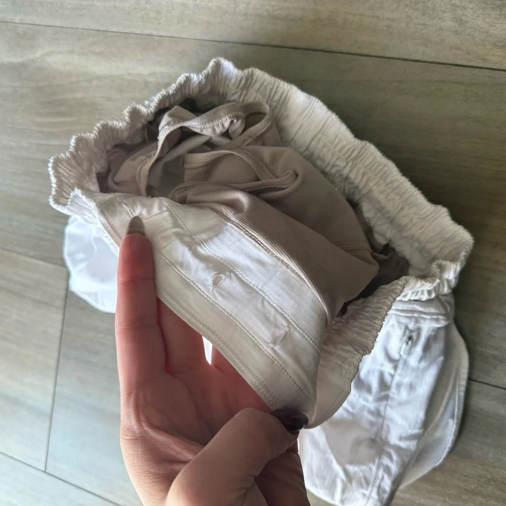 Lululemon hotty hot shorts white size 8 - Picture 5 of 5